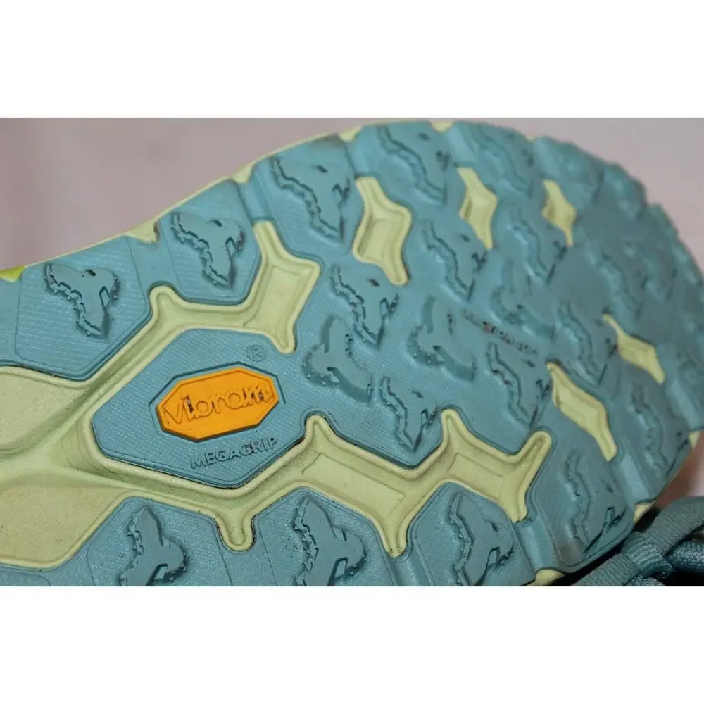 Hoka One One design double